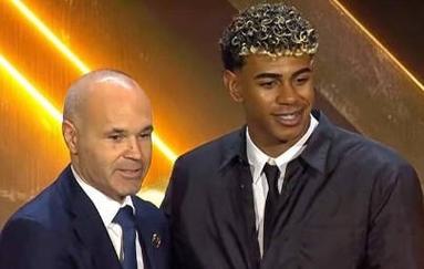 拉菲尼亚归来，巴萨重振雄风