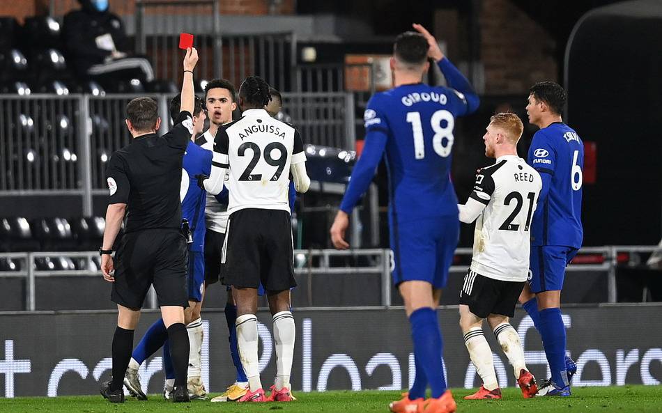 这脚爆射有火箭推进器吧？