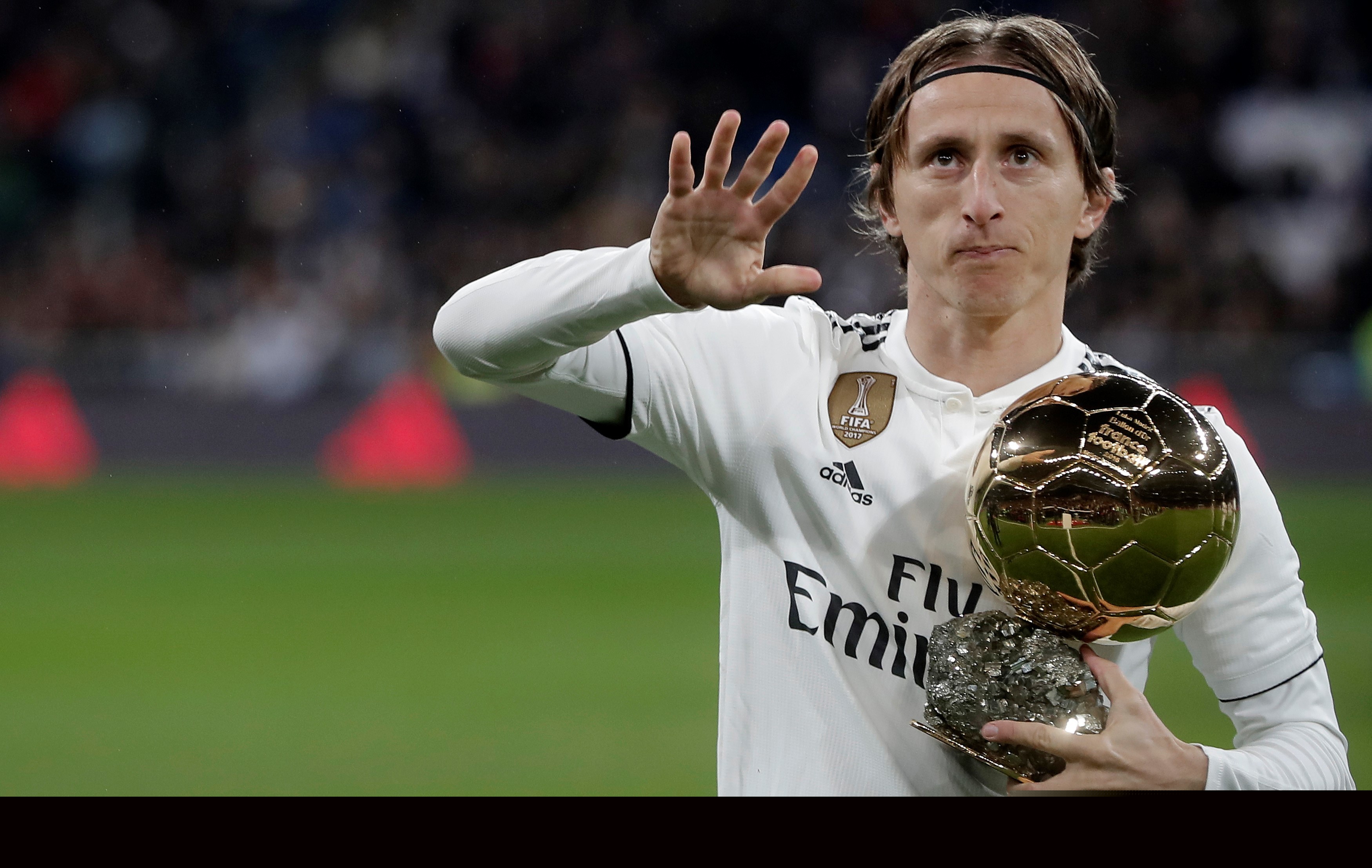 诺坎普新王？17岁的亚马尔和梅西谁更强？