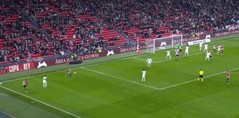 广东男篮在俱乐部杯首战中遭遇山西男篮，惜败对手，全场表现不佳，外援缺席，主力缺阵，山西男篮凭借高效进攻取得胜利。