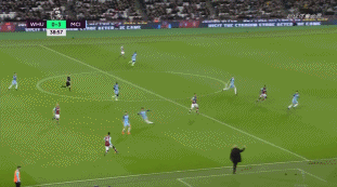 每体列足坛十大奇葩条款：博格坎普拒坐飞机；内马尔微笑条款