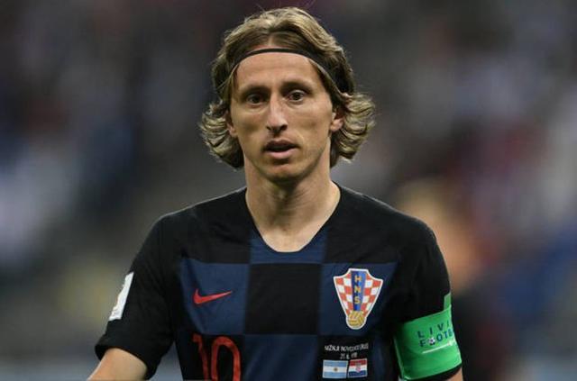 明知阿隆索镇不住巨星，皇马当初为啥还要请他？